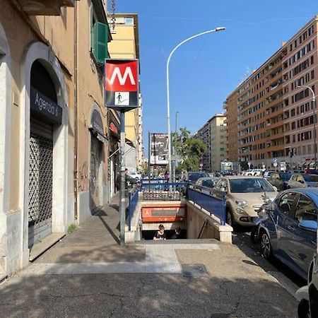 Apartmán Luminoso Monolocale A 2 Passi Dalla Metro A Řím Exteriér fotografie
